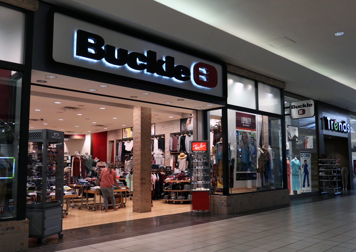 Entrance to buckle in Golden Traingle Mall