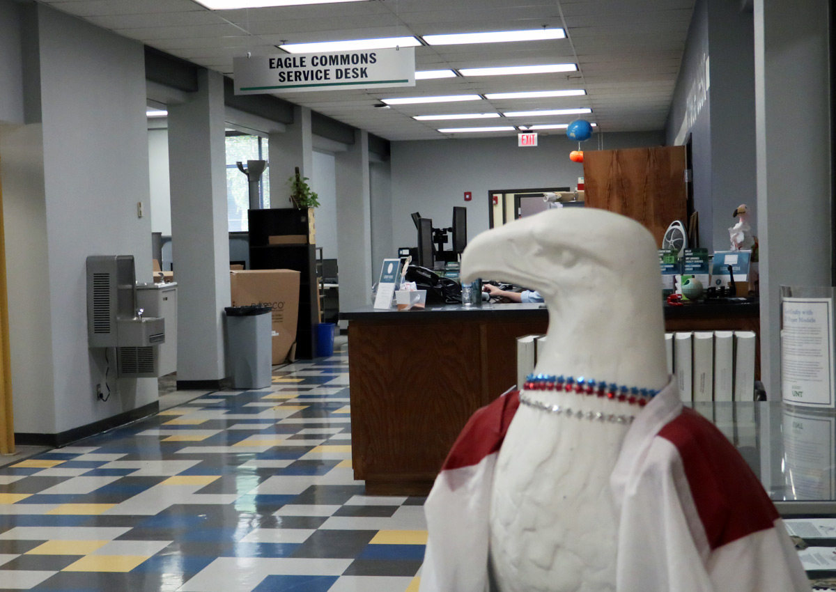 Eagle statue in the eagle commons library